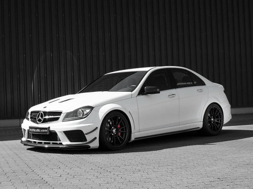 2014-amg-benz-c63-wallpaper-preview.md.jpg